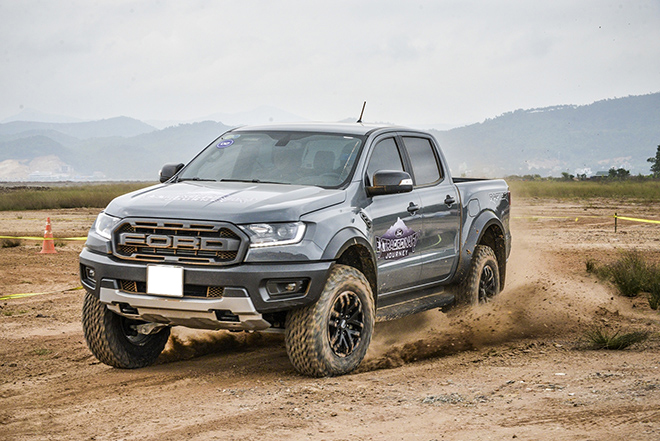 Giá xe Ford Ranger Raptor lăn bánh tháng 3/2022 - 2