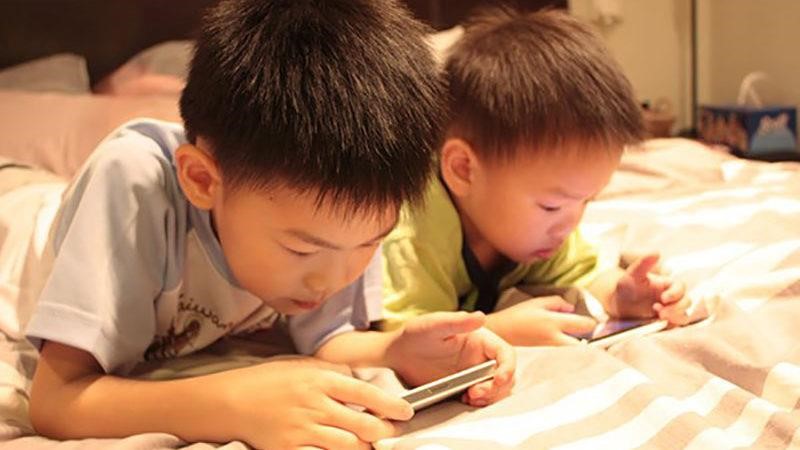Bệnh sụp mí mắt, mắt lác ở trẻ em và cách điều trị an toàn bằng Đông y - 1