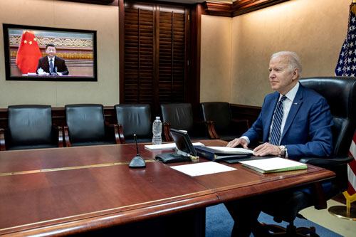 Tổng thống Mỹ Joe Biden và Chủ tịch Trung Quốc Tập Cận Bình hội đàm trực tuyến hôm 18-3 Ảnh: REUTERS