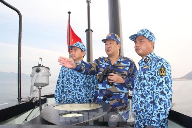 Lãnh đạo Quân chủng Hải quân kiểm tra công tác huấn luyện, sẵn sàng chiến đấu của Lữ đoàn 189 và tàu ngầm 183-TPHCM