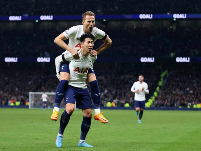 Tottenham “đè đầu” MU sau màn hạ đẹp West Ham, tái hiện vận may kỳ lạ sau 8 năm