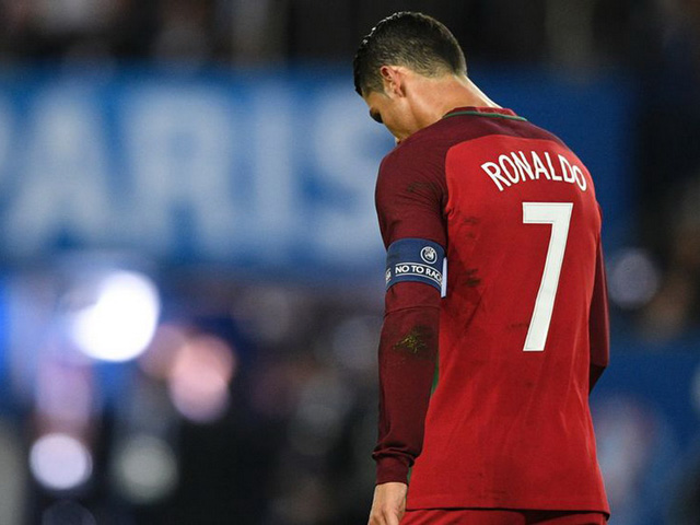 Cay đắng Ronaldo: Truyền thông Bồ Đào Nha quay lưng, kêu gọi từ giã ĐTQG