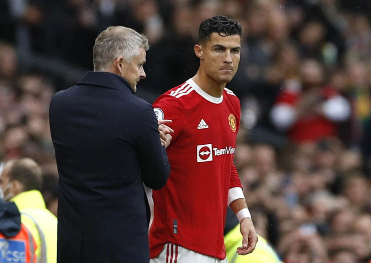 MU mua Ronaldo quá muộn bị cho là một phần nguyên nhân khiến HLV Solskjaer bay ghế