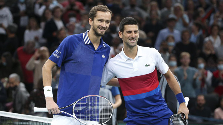 Daniil Medvedev cần vào bán kết Miami Masters để đòi lại ngôi số 1 thế giới từ tay Novak Djokovic