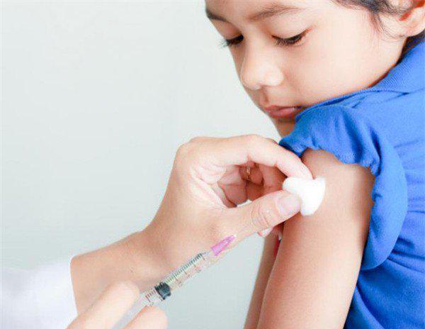 Ngành y tế và các ngành chức năng liên quan đang gấp rút chuẩn bị sẵn sàng triển khai tiêm vắc-xin phòng COVID-19 cho trẻ từ 5- dưới 12 tuổi; nghiên cứu việc tiêm cho trẻ từ 3-5 tuổi
