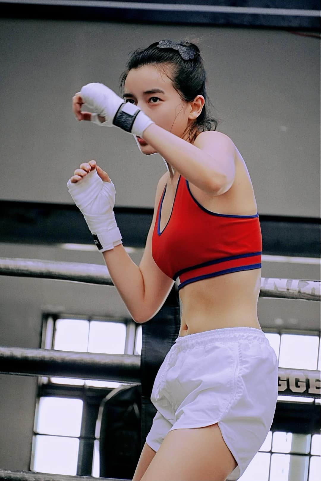 Được biết, Cao Thái Hà có tập thêm bộ môn boxing để giữ dáng.