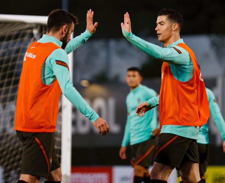 Ronaldo và đồng đội trong màu áo MU, Bruno Fernandes xuất hiện ở buổi tập mới nhất của ĐT Bồ Đào Nha