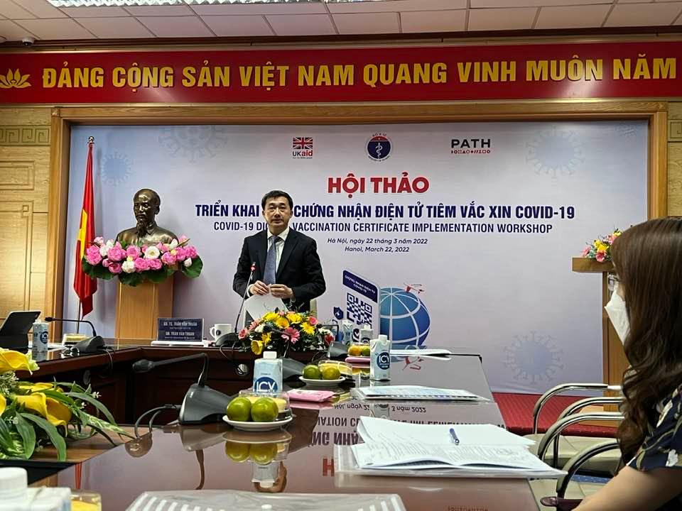 Thứ trưởng Bộ Y tế Trần Văn Thuấn phát biểu tại hội thảo. (Ảnh: Như Nguyễn).