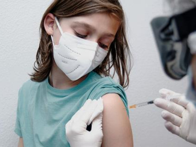 Trẻ dưới 12 tuổi từng là F0, có cần tiêm vắc-xin phòng COVID-19?