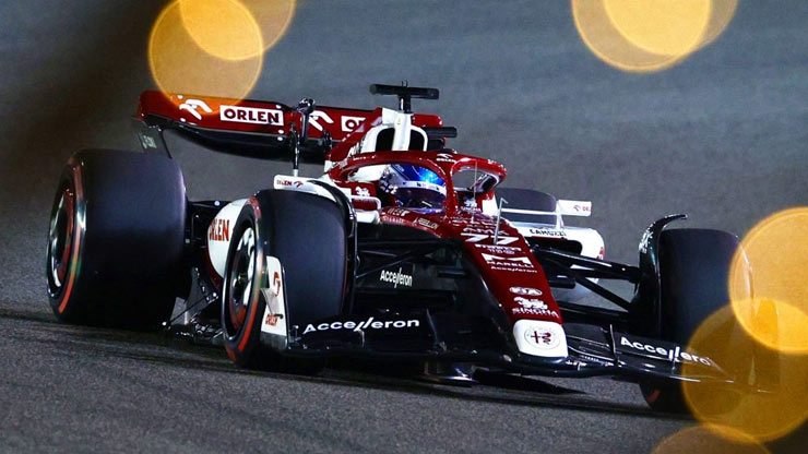 Bottas có màn ra mắt ấn tượng cùng Alfa Romeo