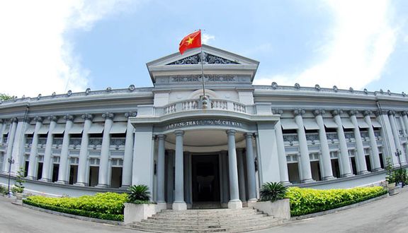 Ghé thăm Bảo tàng Thành phố Hồ Chí Minh, MC nổi tiếng đối diện với thử thách bất ngờ - 1
