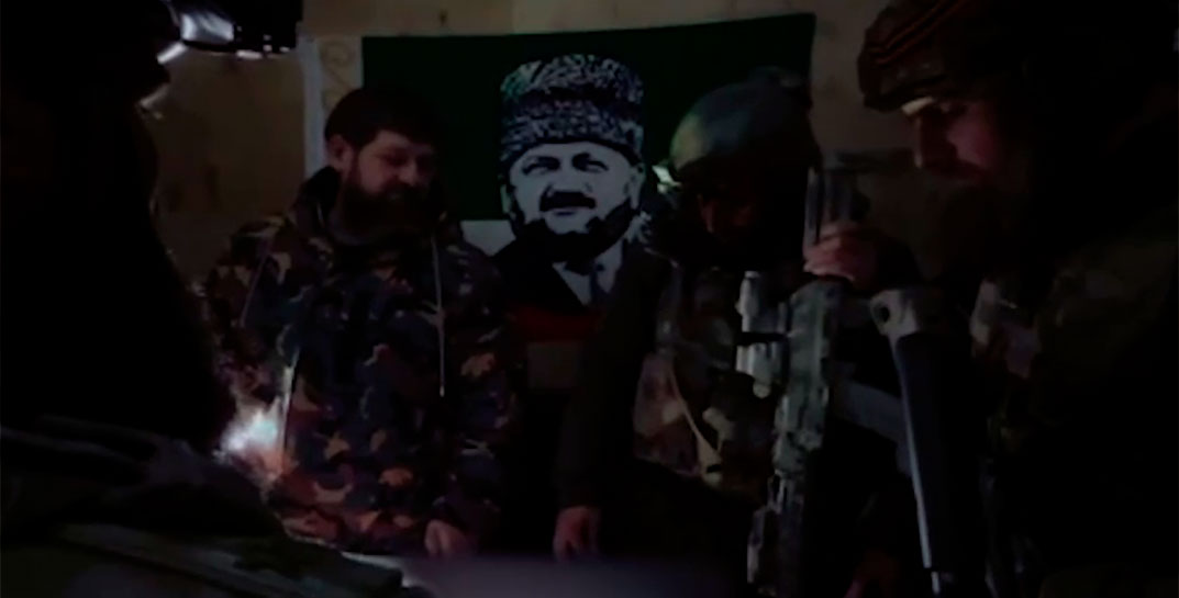 Bức ảnh được cho là cảnh ông Ramzan Kadyrov xuất hiện ở gần thủ đô Kiev của Ukraine (ảnh: Aljazeera)