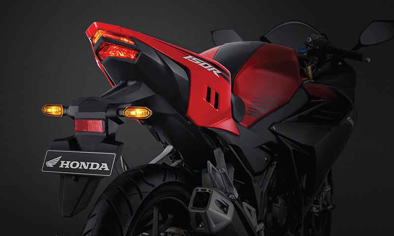 Đèn hậu và xi nhan của xe Honda CBR 150