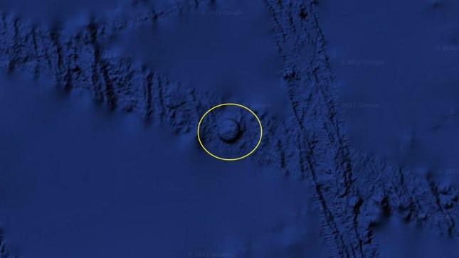Vòng tròn bí ẩn nhìn thấy từ hình ảnh vệ tinh được cho là UFO