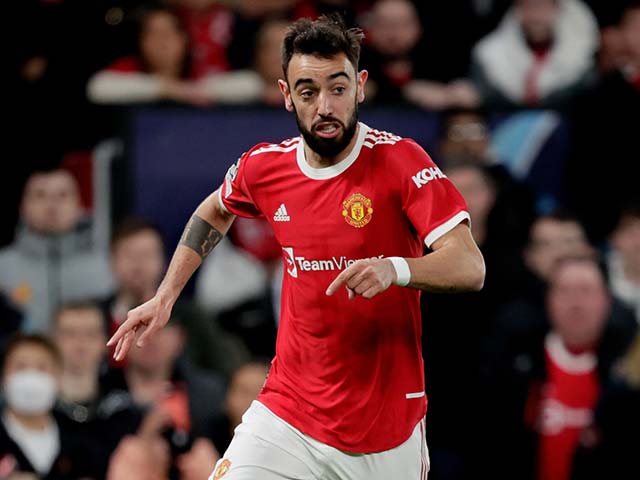 MU thưởng lớn Bruno Fernandes, tăng lương bằng Pogba trong hợp đồng 5 năm