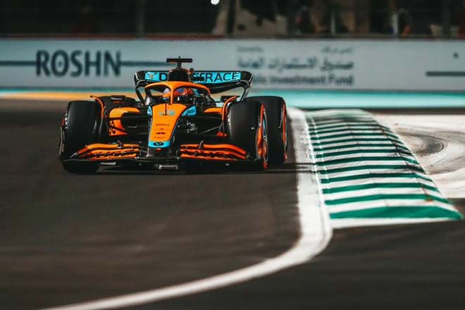 Norris và McLaren lọt vào top 10