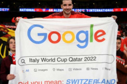 CĐV Thụy Sỹ giăng biểu ngữ chế nhạo ĐT Italia lỡ hẹn World Cup 2022