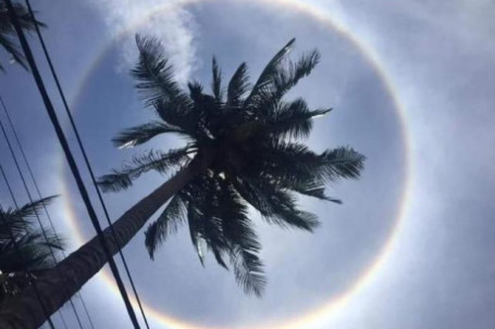 Xuất hiện vầng hào quang lạ trên bầu trời ở Khánh Hòa