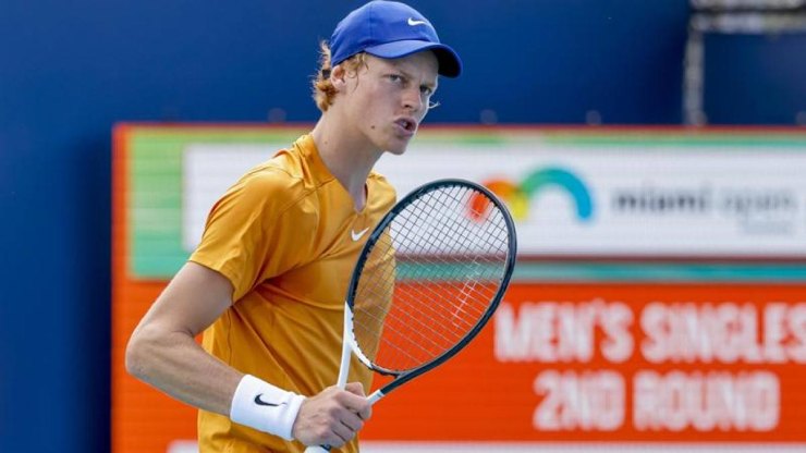 Jannik Sinner cứu 5 match-point và ngược dòng đánh bại&nbsp;Carreno Busta