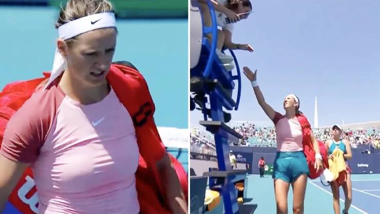 Azarenka (trái) bỏ cuộc gây sốc