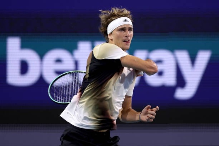 Zverev không cho McDonald cơ hội vùng lên và thắng dễ sau 74 phút