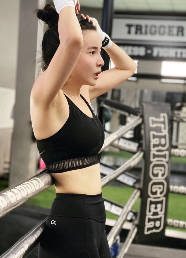 Thời gian gần đây, Cao Thái Hà còn tập boxing để phục vụ cho công việc, đồng thời cũng mong muốn hướng đến hình ảnh gai góc, độc lập hơn.
