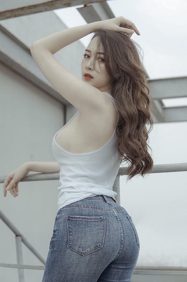 Hiện tại, Thu Hằng đang là người mẫu tự do và tham gia nhiều dự án quảng bá game online.
