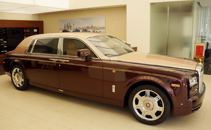 Ông Trịnh Văn Quyết sở hữu chiếc Rolls-Royce Phantom Lửa thiêng ra mắt Việt Nam vào tháng 10/2015.
