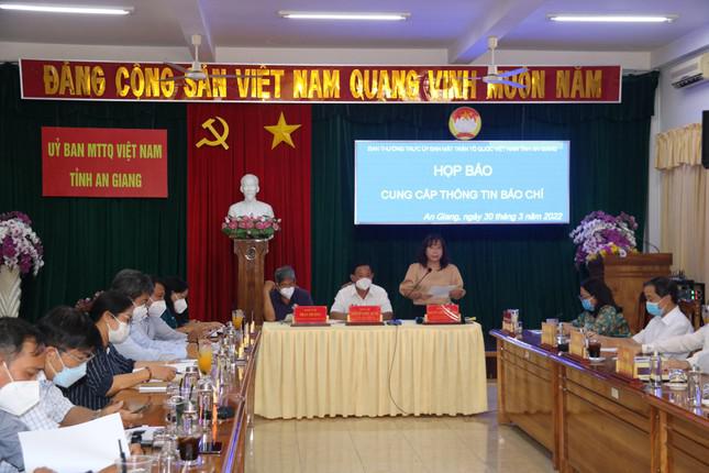 Quang cảnh buổi họp báo.