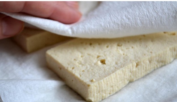 Rán đậu chớ cho ngay vào chảo, thêm 2 bước đậu vàng giòn, không bị nát - 1