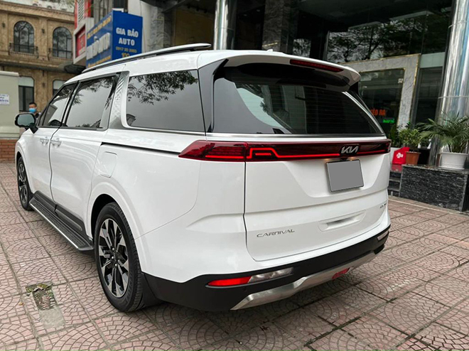 Kia Carnival 7 chỗ máy dầu chạy lướt rao bán ngang giá xe mới - 5