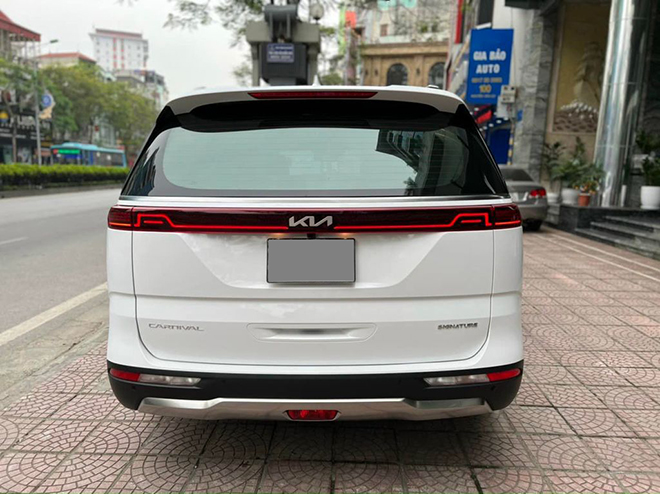 Kia Carnival 7 chỗ máy dầu chạy lướt rao bán ngang giá xe mới - 6