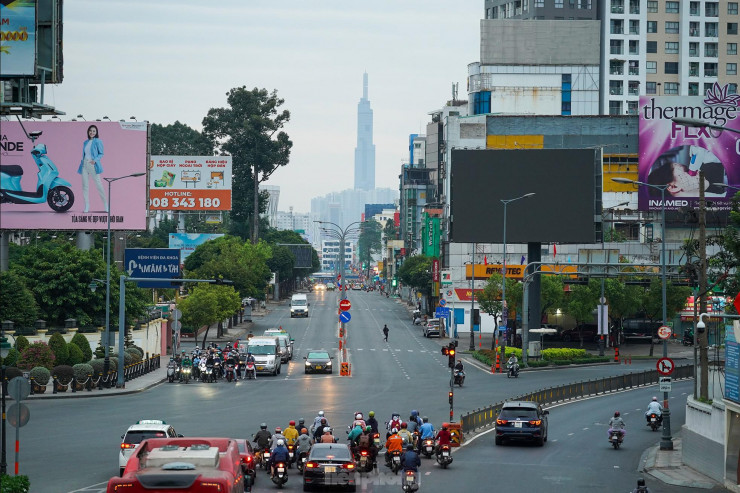 Đường Hoàng Văn Thụ lượng xe không quá nhiều.