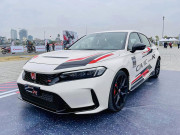 Ngắm xe - Honda Civic Type R có giá gần 2,4 tỷ đồng tại Việt Nam