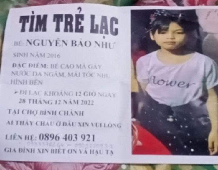 Gia đình đã dán thông báo tìm bé Bảo Như 5 ngày nay nhưng chưa có thông tin. Ảnh: NT