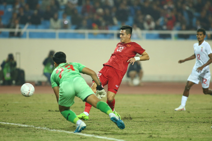 Tiến Linh nâng tỉ số lên thành 2-0 cho ĐT Việt Nam