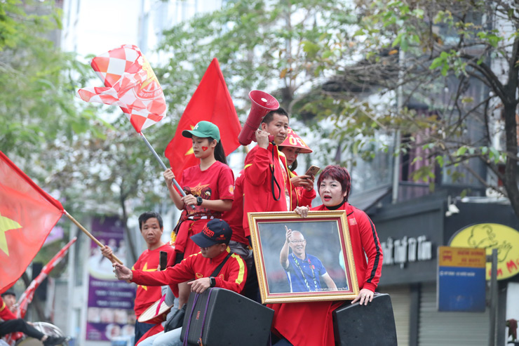 Trực tiếp bóng đá ĐT Việt Nam - Myanmar: Suýt có bàn thắng thứ 4 (AFF Cup) (Hết giờ) - 28