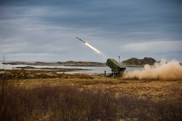 Một bệ phóng NASAMS tiêu chuẩn có 6 ống phóng tên lửa. Ảnh: GettyImages