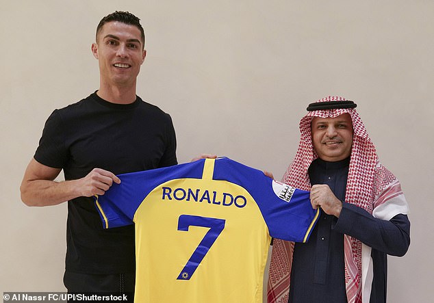 CR7 đã đầu quân cho câu lạc bộ Al Nasser ở Ả Rập Saudi.