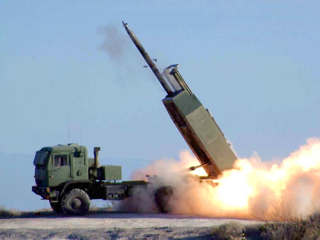 Hệ thống pháo phản lực tầm xa HIMARS. Ảnh: ET