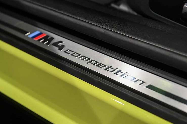Xe thể thao BMW M4 Competition nâng cấp nội thất Alcantara độc nhất lộ diện - 7