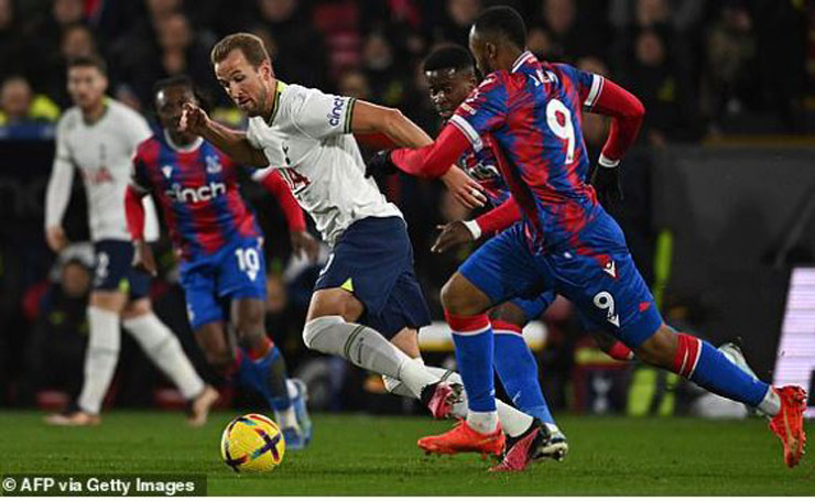 Harry Kane không có nhiều cơ hội dứt điểm từ đầu trận