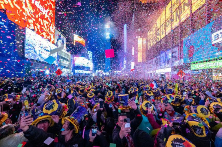 New York là một trong những nơi đầu tiên phát hiện biến thể XBB.1.5. trong ảnh: khoảng 1 triệu dân New York tập trung ở quảng trường Times Square đón năm mới 2023. Ảnh: GETTY IMAGES