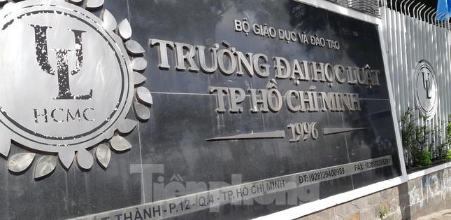 Trường ĐH Luật TPHCM dừng tăng học phí năm học 2022- 2023