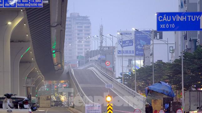 Cận cảnh đường Vành đai 2 trên cao ở Hà Nội trước thời điểm thông xe - hình ảnh 6