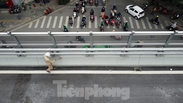 Cận cảnh đường Vành đai 2 trên cao ở Hà Nội trước thời điểm thông xe - hình ảnh 11