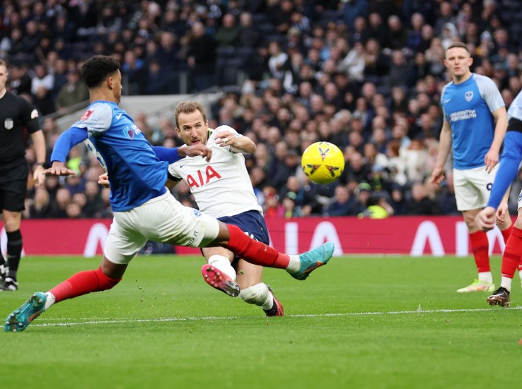 Tottenham thắng nhọc&nbsp;Portsmouth