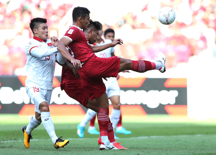 ĐT Indonesia bỏ lỡ nhiều cơ hội ghi bàn khi đấu ĐT Việt Nam ở trận bán kết lượt đi AFF Cup 3 ngày trước