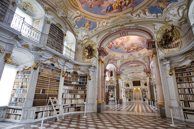 Tu viện Admont ở Áo là một công trình vĩ đại được thiết kế theo kiểu Baroque.
