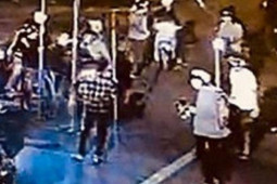 ”Hỗn chiến” kinh hoàng tại quán bar, 13 người bị khởi tố